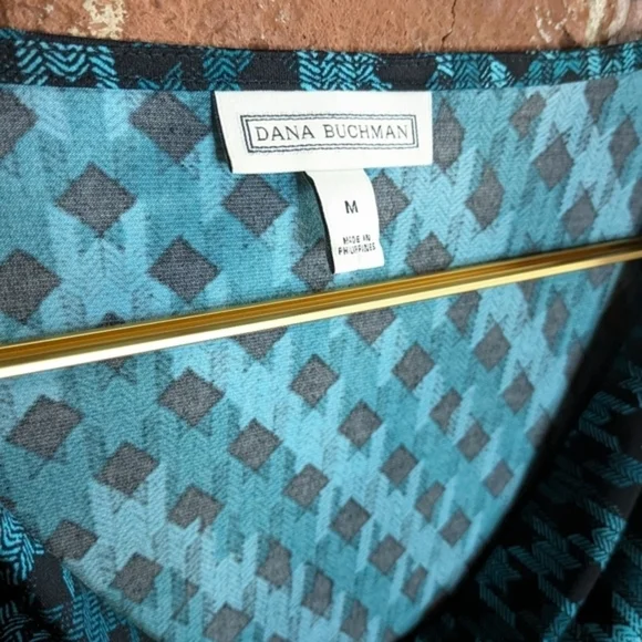 Dana Buchman Medium Green & Black Long Sleeve Shirt w/ Ruching - Picture 4 of 10